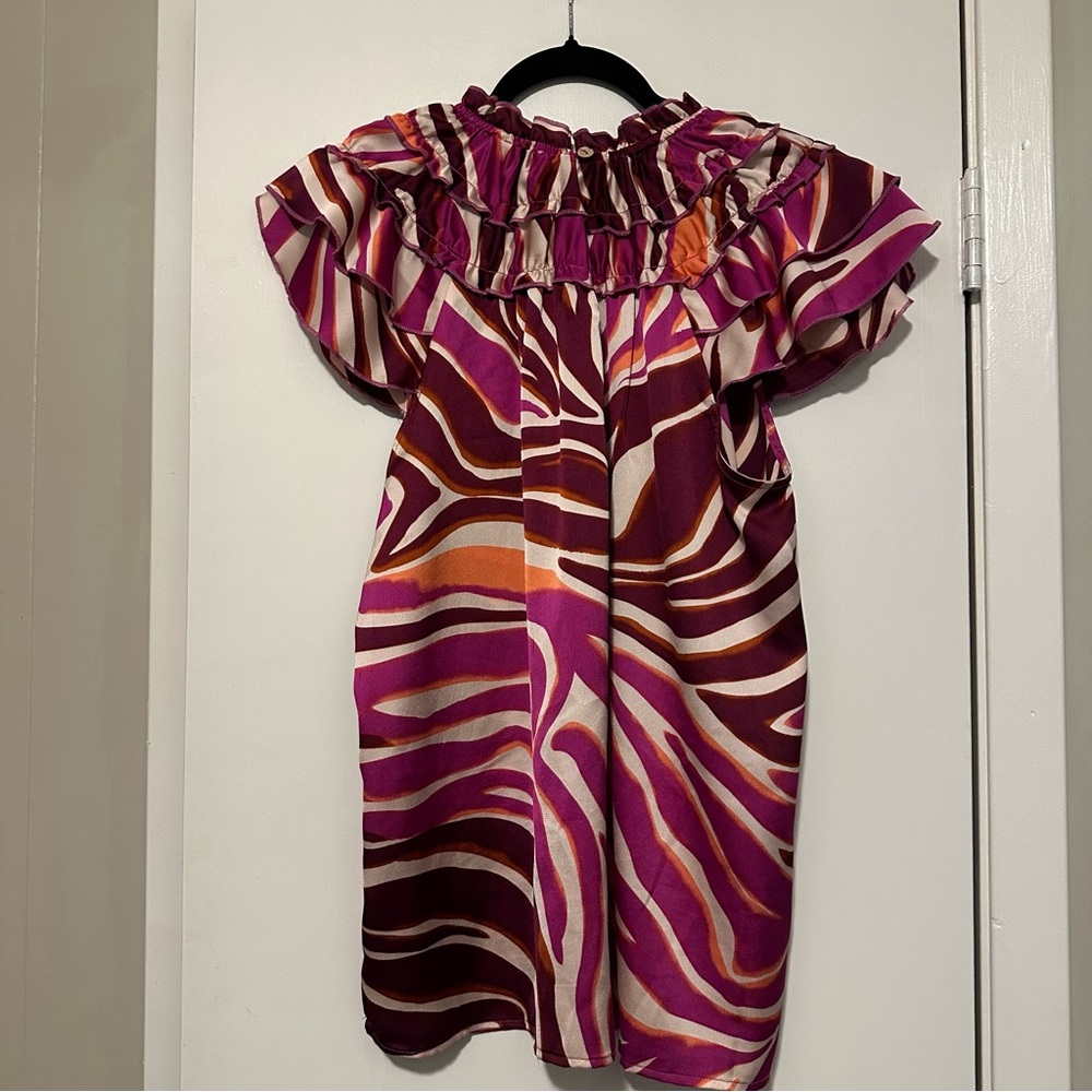 Bibi Showstopper Fuchsia Animal Print Flutter Sleeve Top size L - Picture 3 of 6